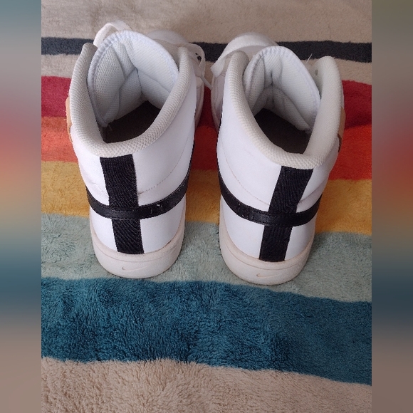 🛑Sale Final..Nike Court Royale 2 Mid White High-Top Sneakers Men's Size 11 - Picture 3 of 5